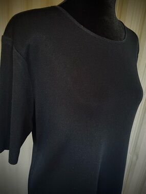 Exclusively Misook Women's Basic Black Knit Top Short Sleeve Deep Side Slits L